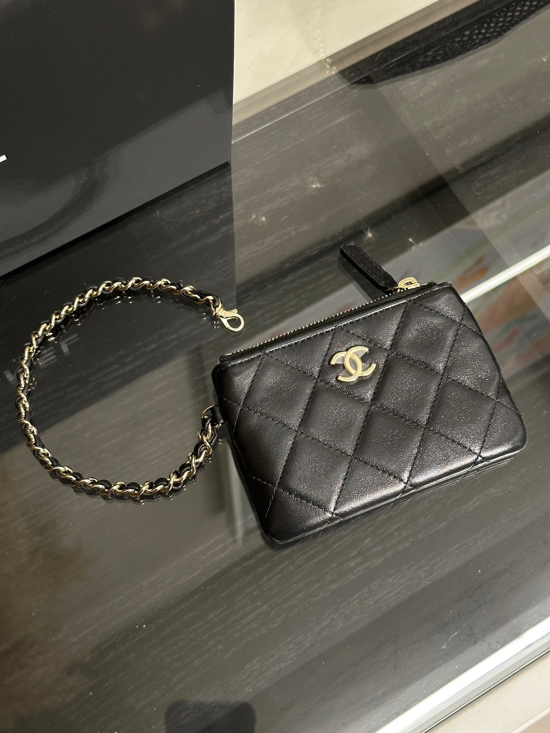 CHANEL 25S漁網網格單肩包