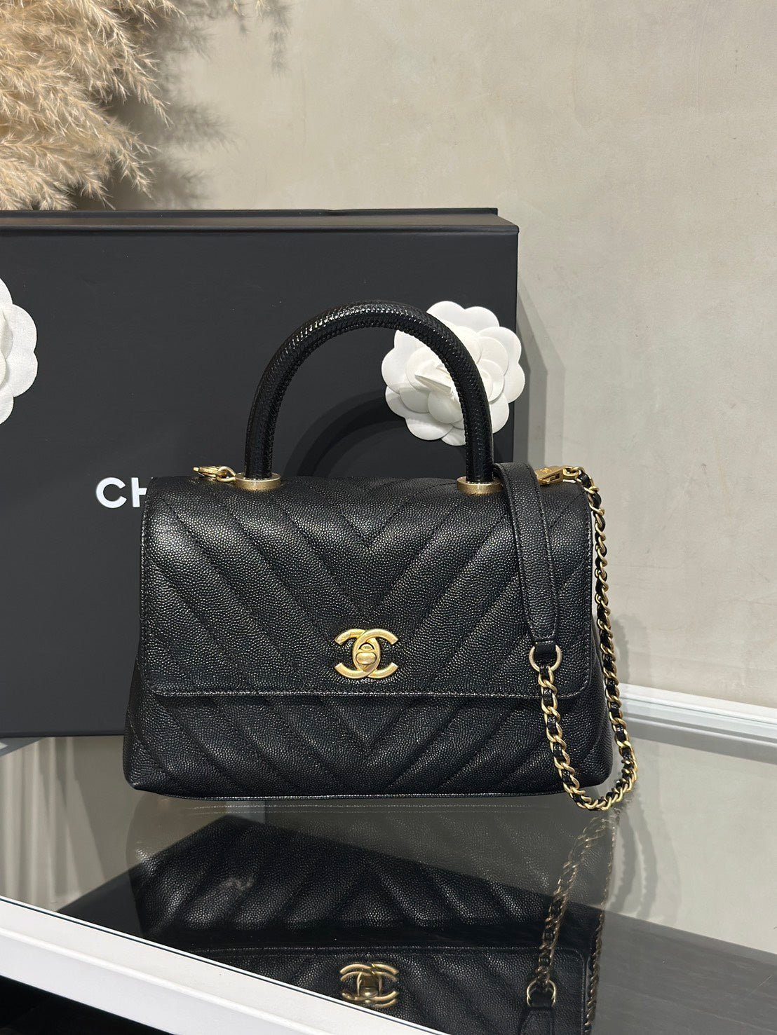 CHANEL Coco Handle V紋 -  小號黑金26開