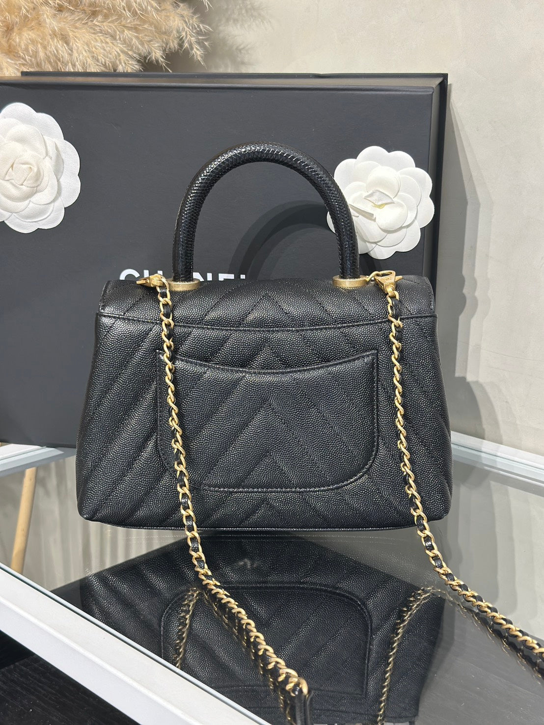 CHANEL Coco Handle V紋 -  小號黑金26開