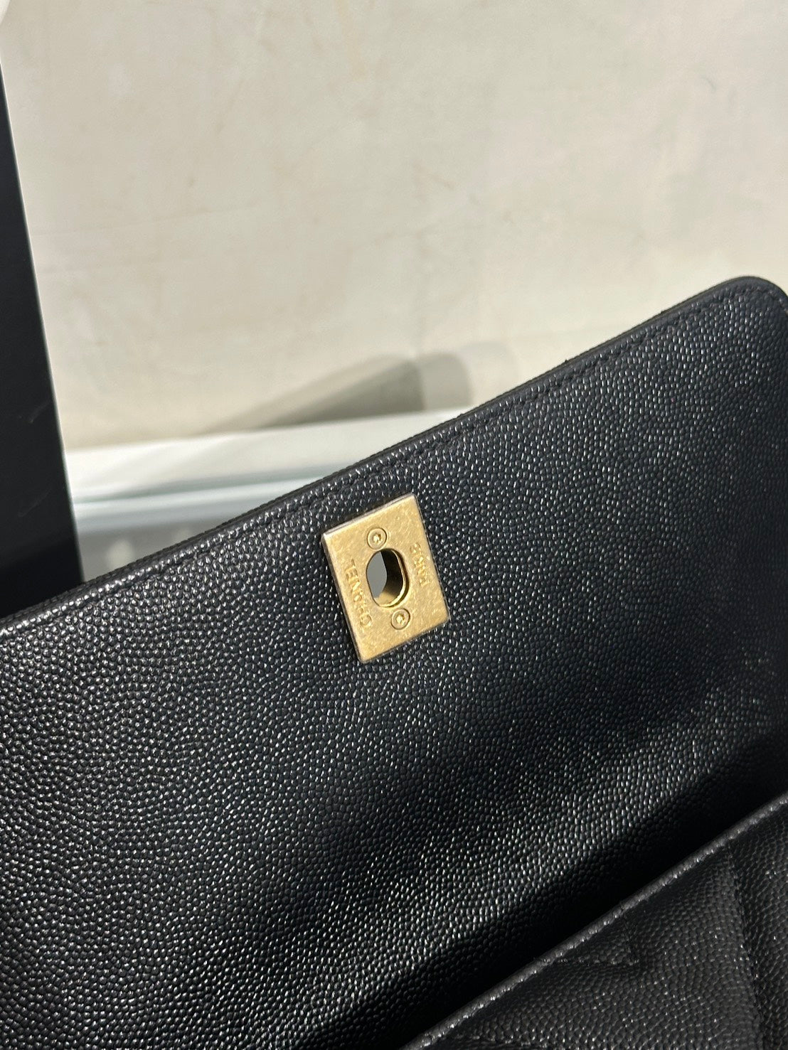 CHANEL Coco Handle V紋 -  小號黑金26開