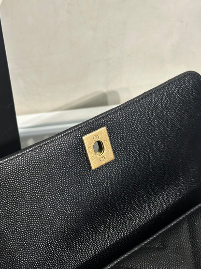 CHANEL Coco Handle V紋 -  小號黑金26開