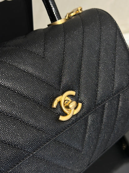 CHANEL Coco Handle V紋 -  小號黑金26開