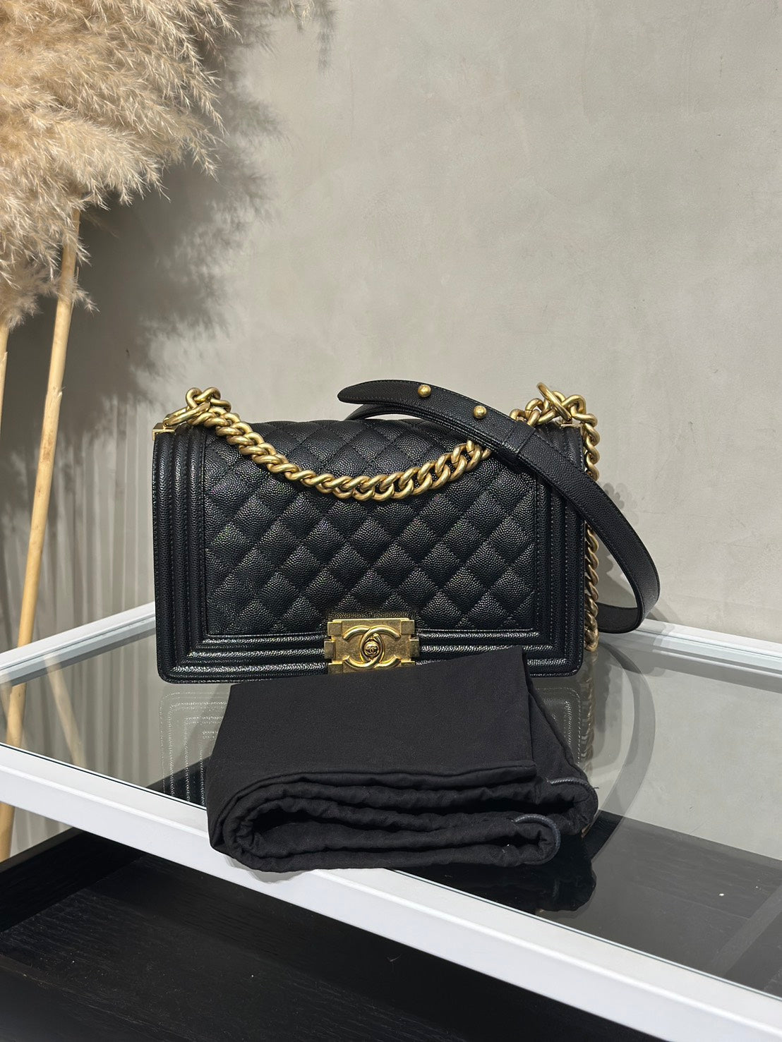 CHANEL Boy25 粒面牛皮口蓋包 - 黑金