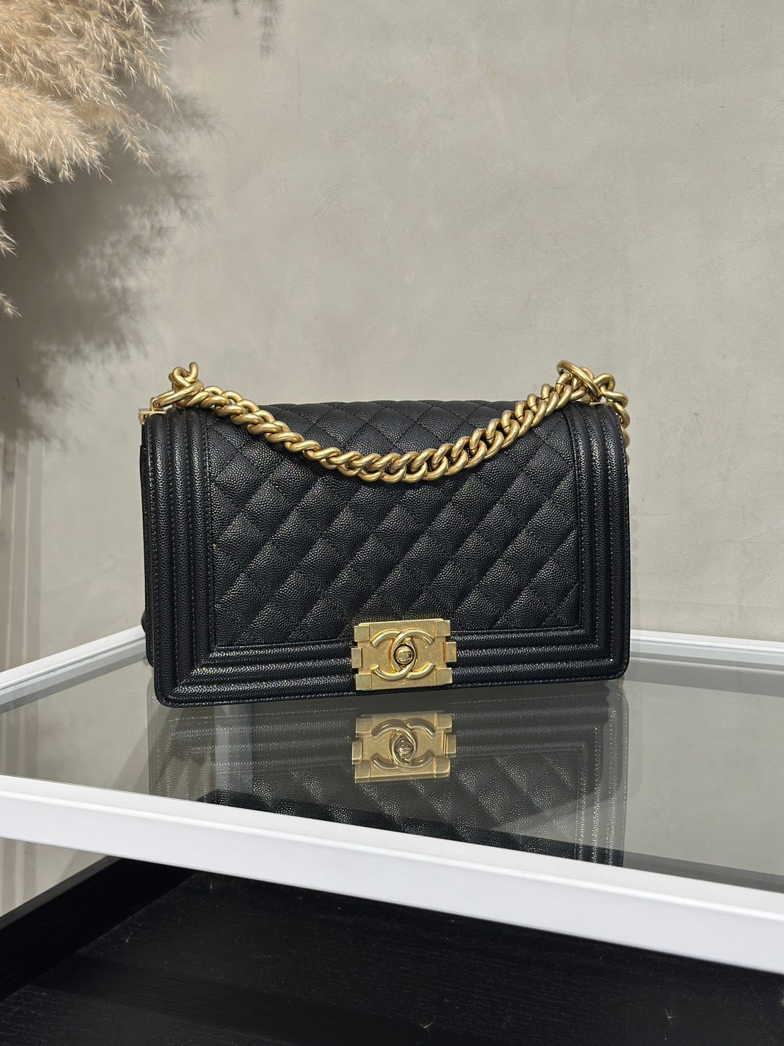 CHANEL Boy25 粒面牛皮口蓋包 - 黑金