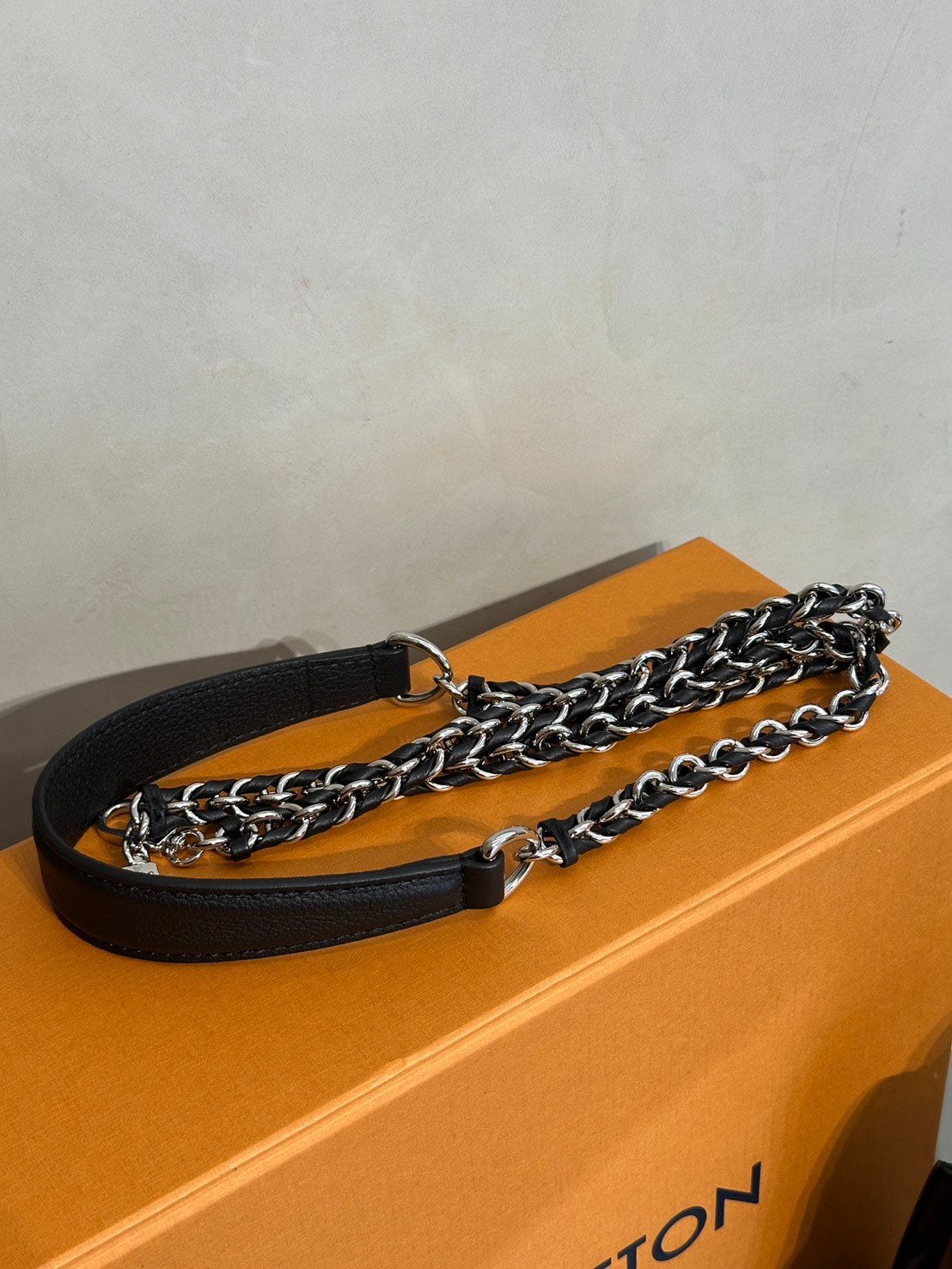 LOUIS VUITTON LockMe Ever - Mini黑銀