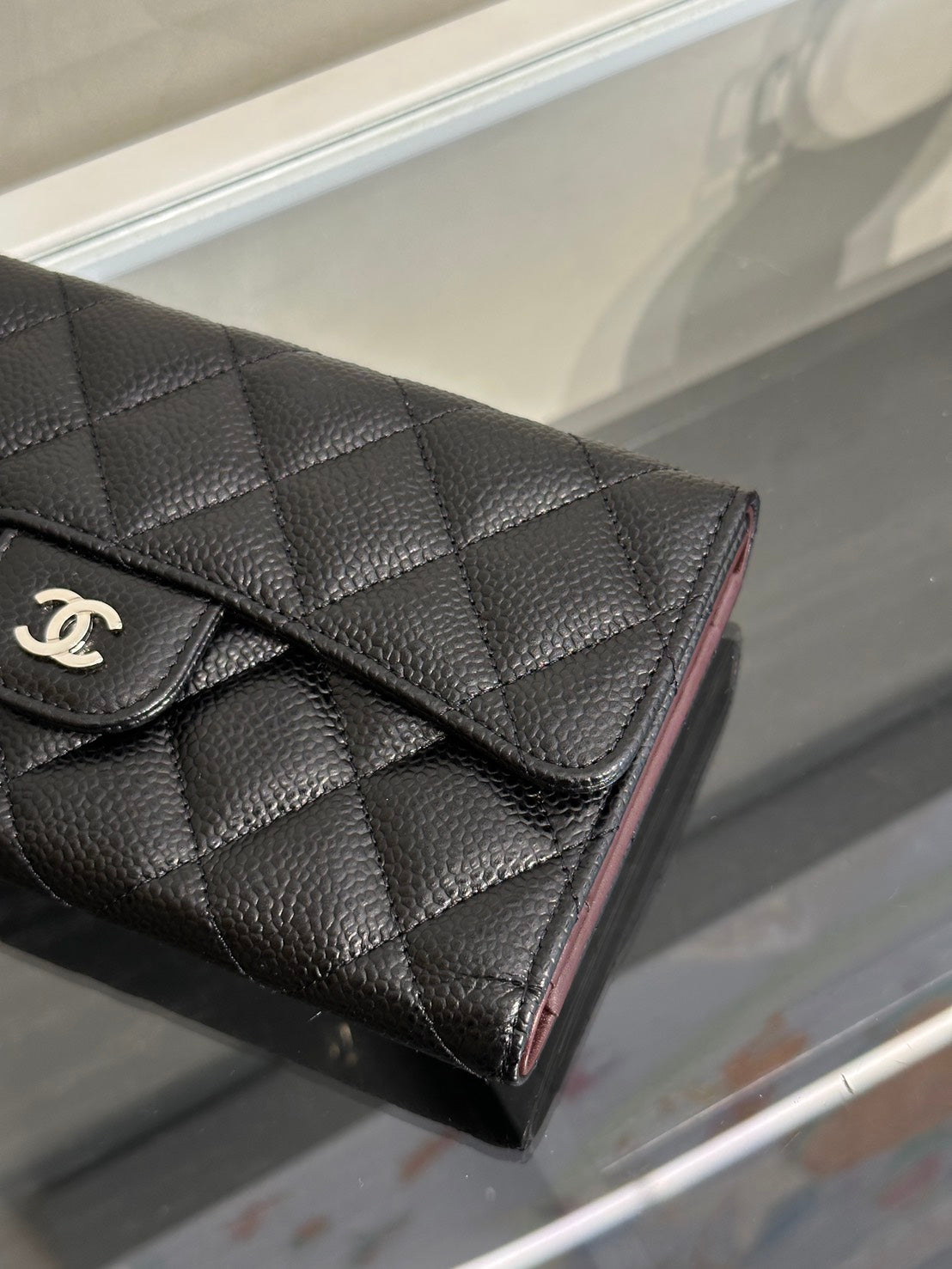 CHANEL 粒面牛皮三折長夾 - 黑銀23開