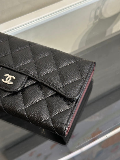 CHANEL 粒面牛皮三折長夾 - 黑銀23開