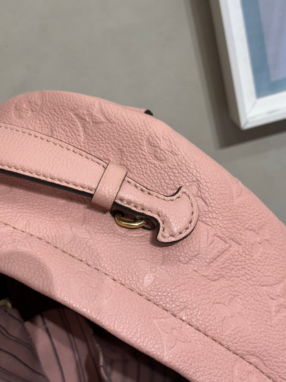 LOUIS VUITTON 壓紋牛皮後背包 - 粉