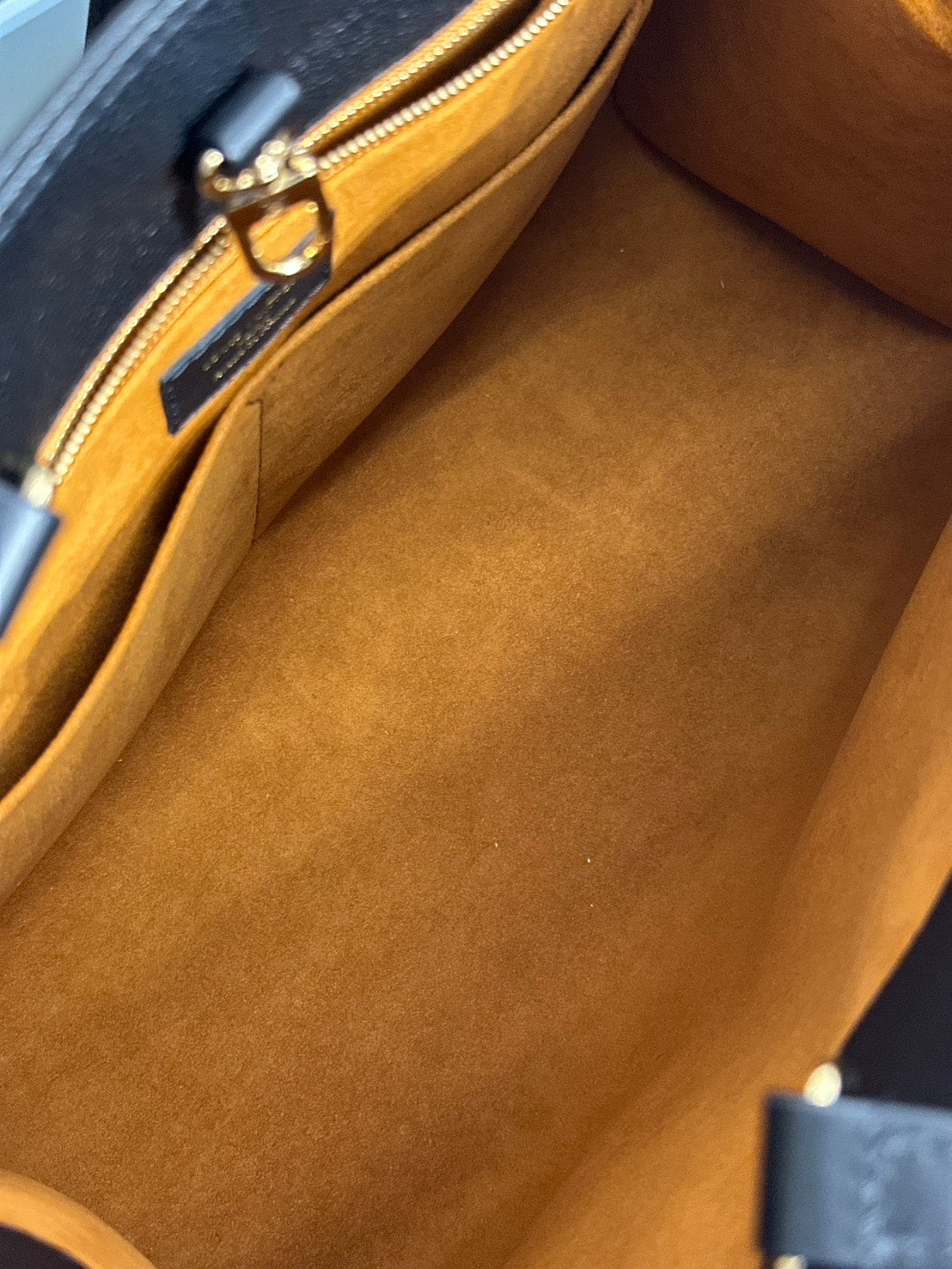 LOUIS VUITTON On The Go - MM黑