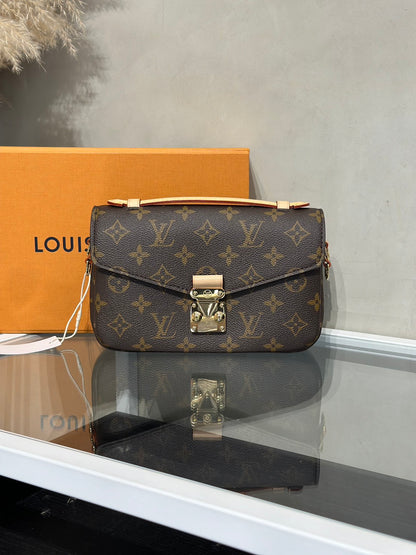 LOUIS VUITTON Pochette Metis East West郵差包