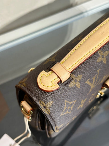 LOUIS VUITTON Pochette Metis East West郵差包