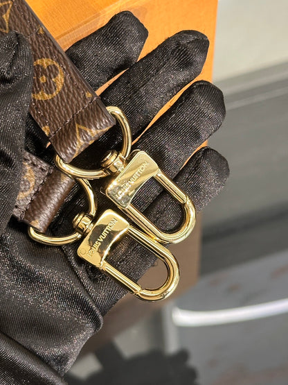 LOUIS VUITTON Pochette Metis East West郵差包