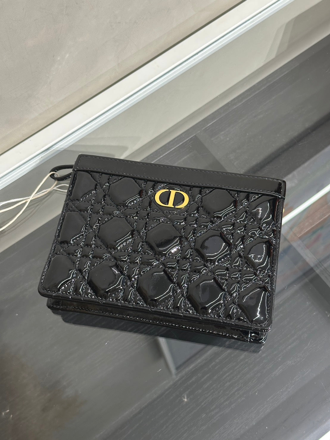 DIOR Caro藤格紋漆皮斜背包 - 黑金