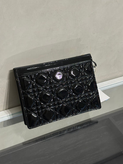 DIOR Caro藤格紋漆皮斜背包 - 黑金