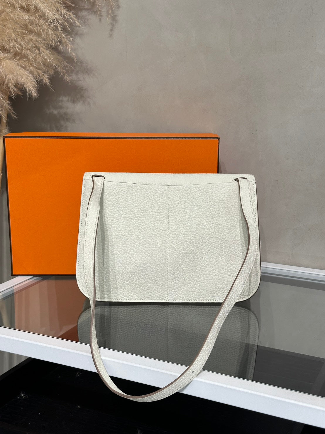 HERMES Halzan 25 - Mushroom/Beige De Weimar 蘑菇白/威瑪犬米金 B