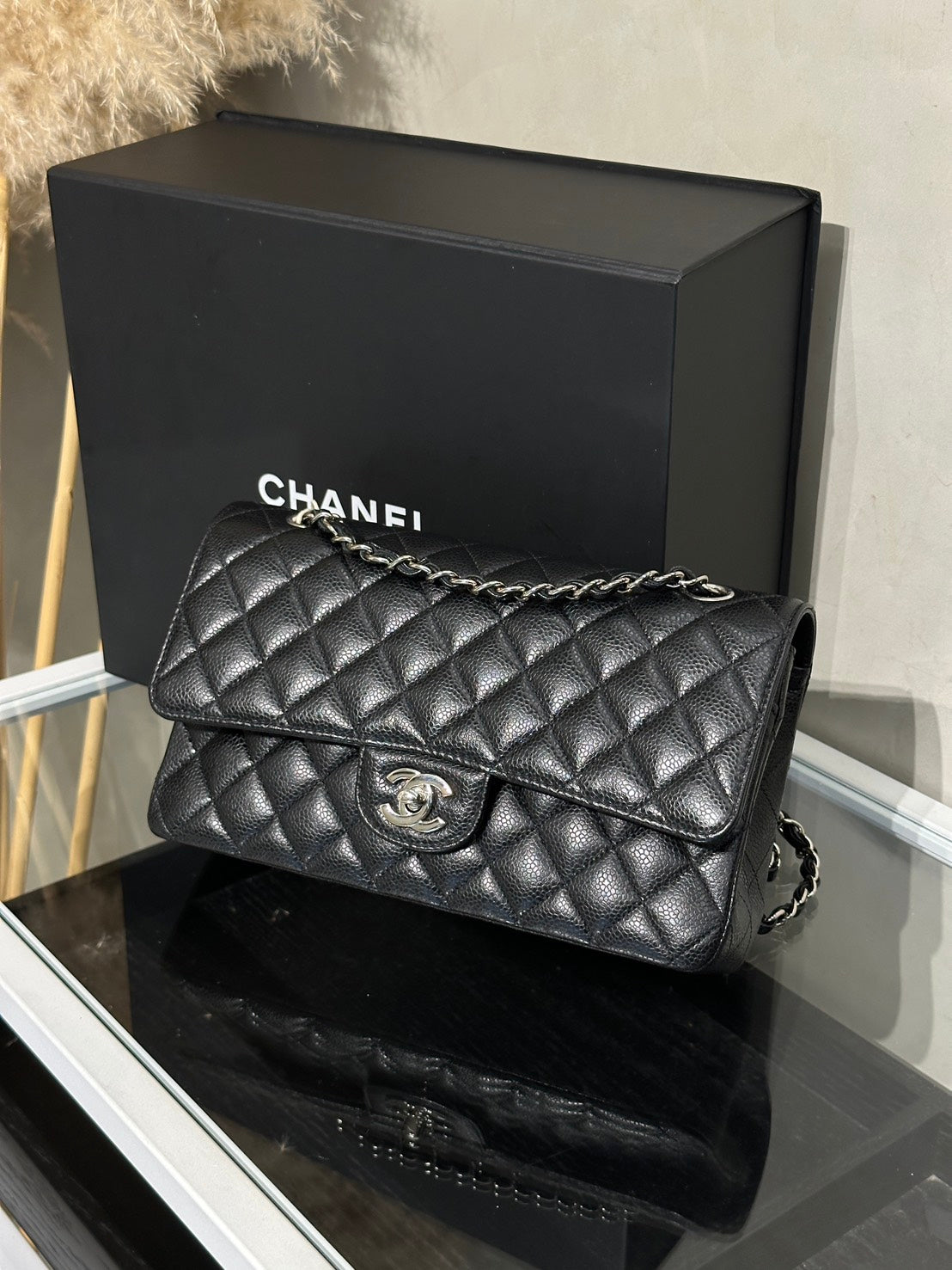 CHANEL 經典口蓋包 CF25 - 粒面牛皮黑銀30開
