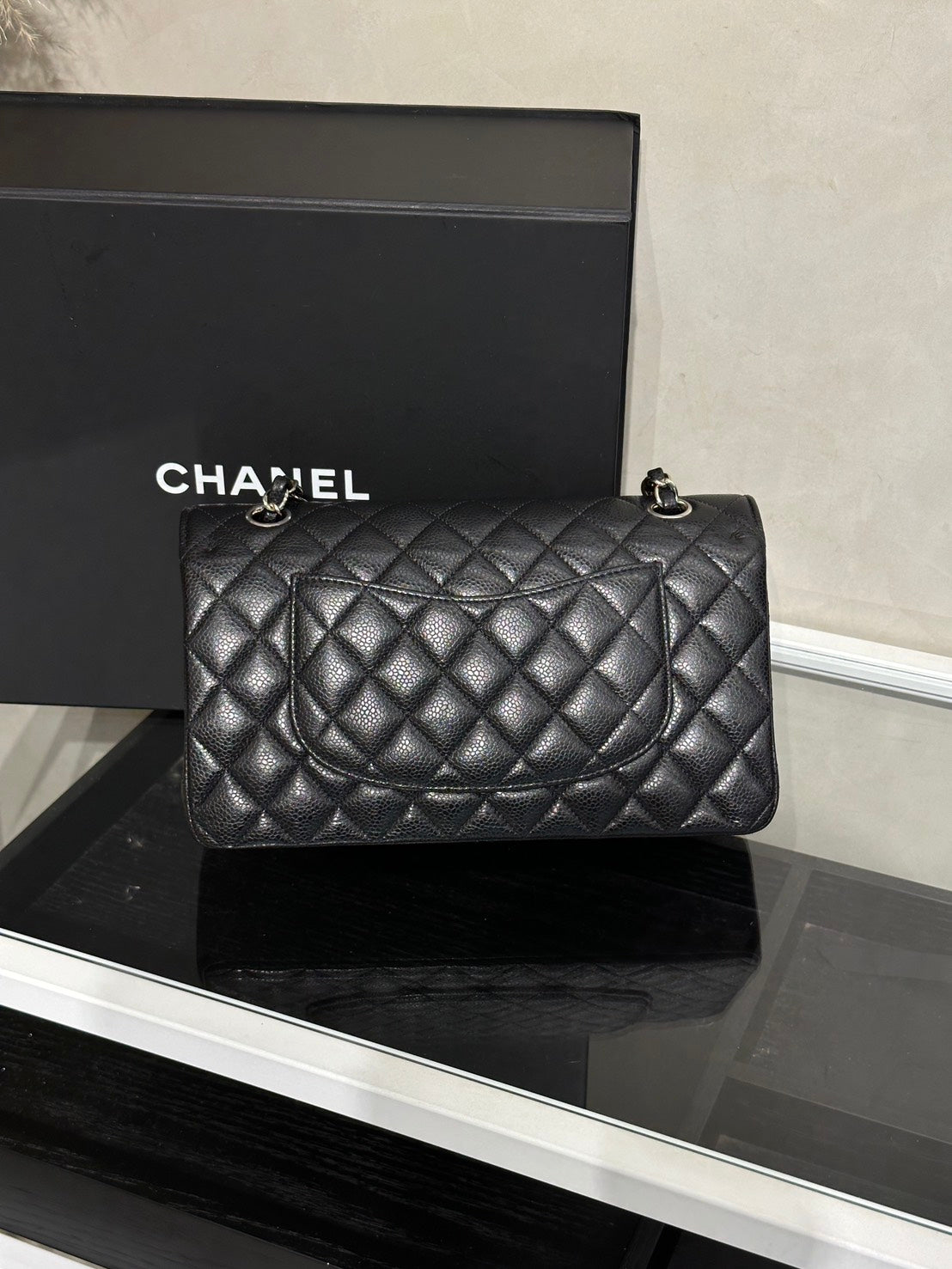 CHANEL 經典口蓋包 CF25 - 粒面牛皮黑銀30開