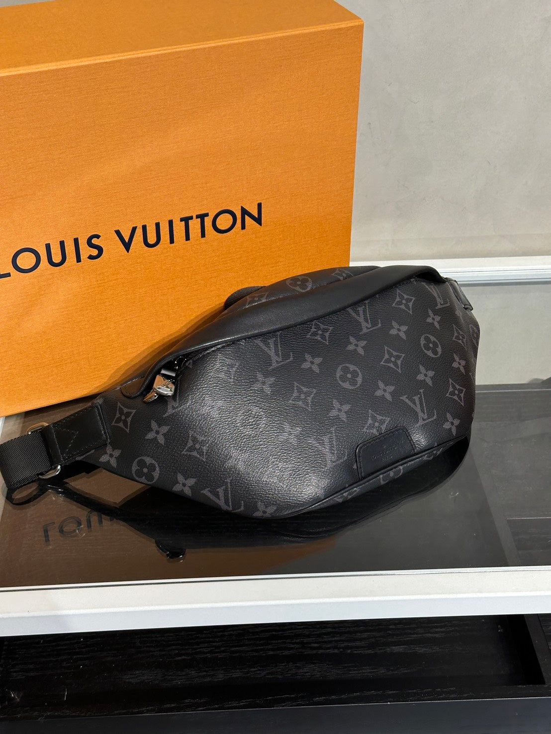 LOUIS VUITTON Discovery 腰包 - PM灰老花