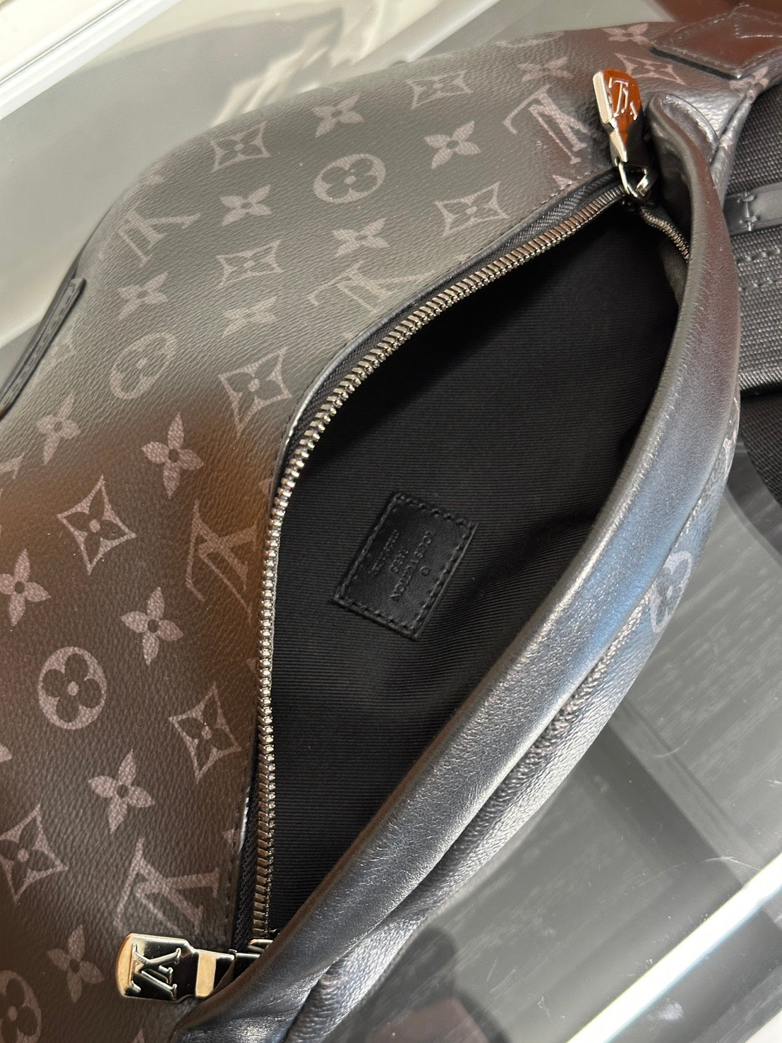 LOUIS VUITTON Discovery 腰包 - PM灰老花