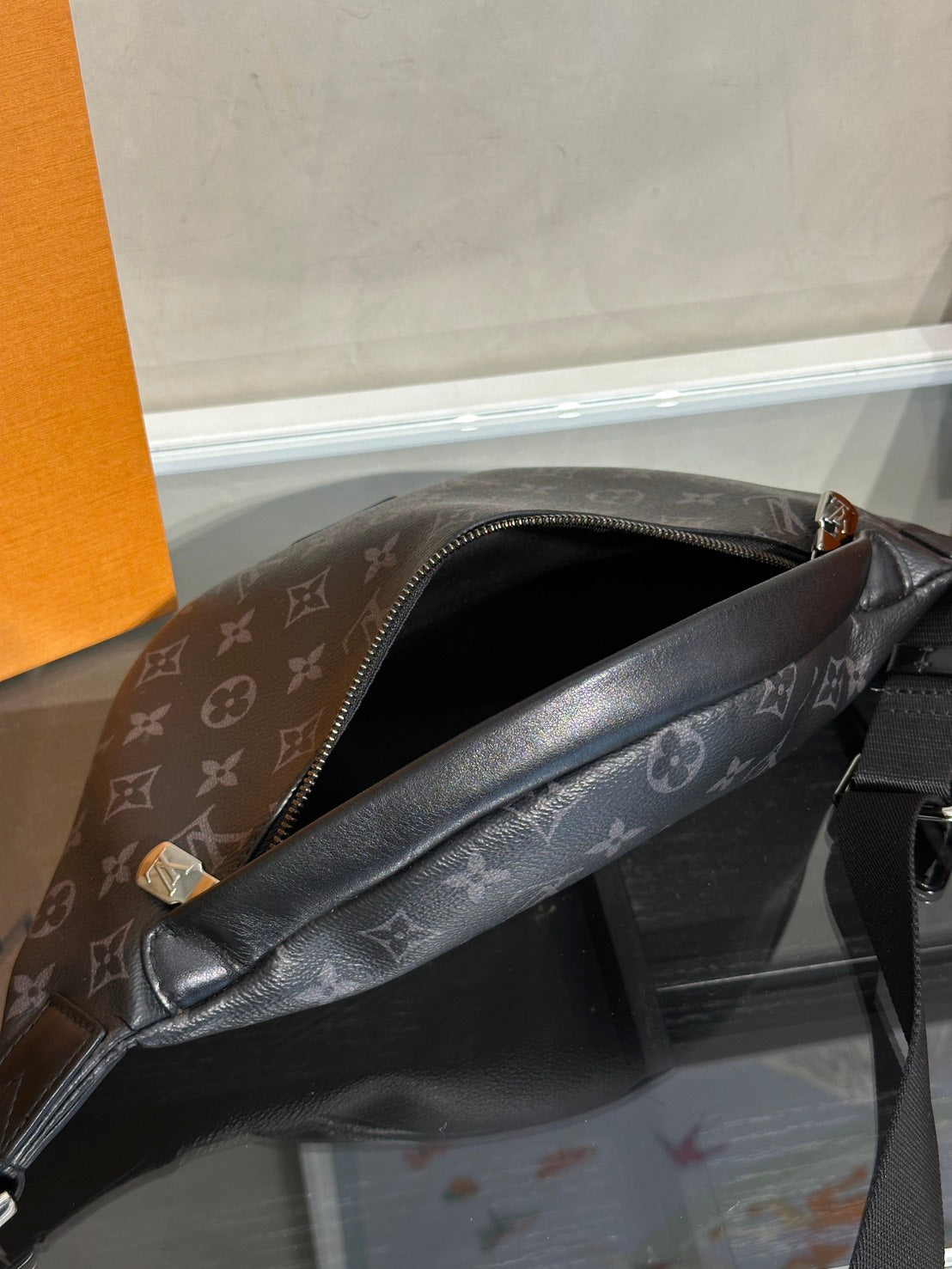 LOUIS VUITTON Discovery 腰包 - PM灰老花