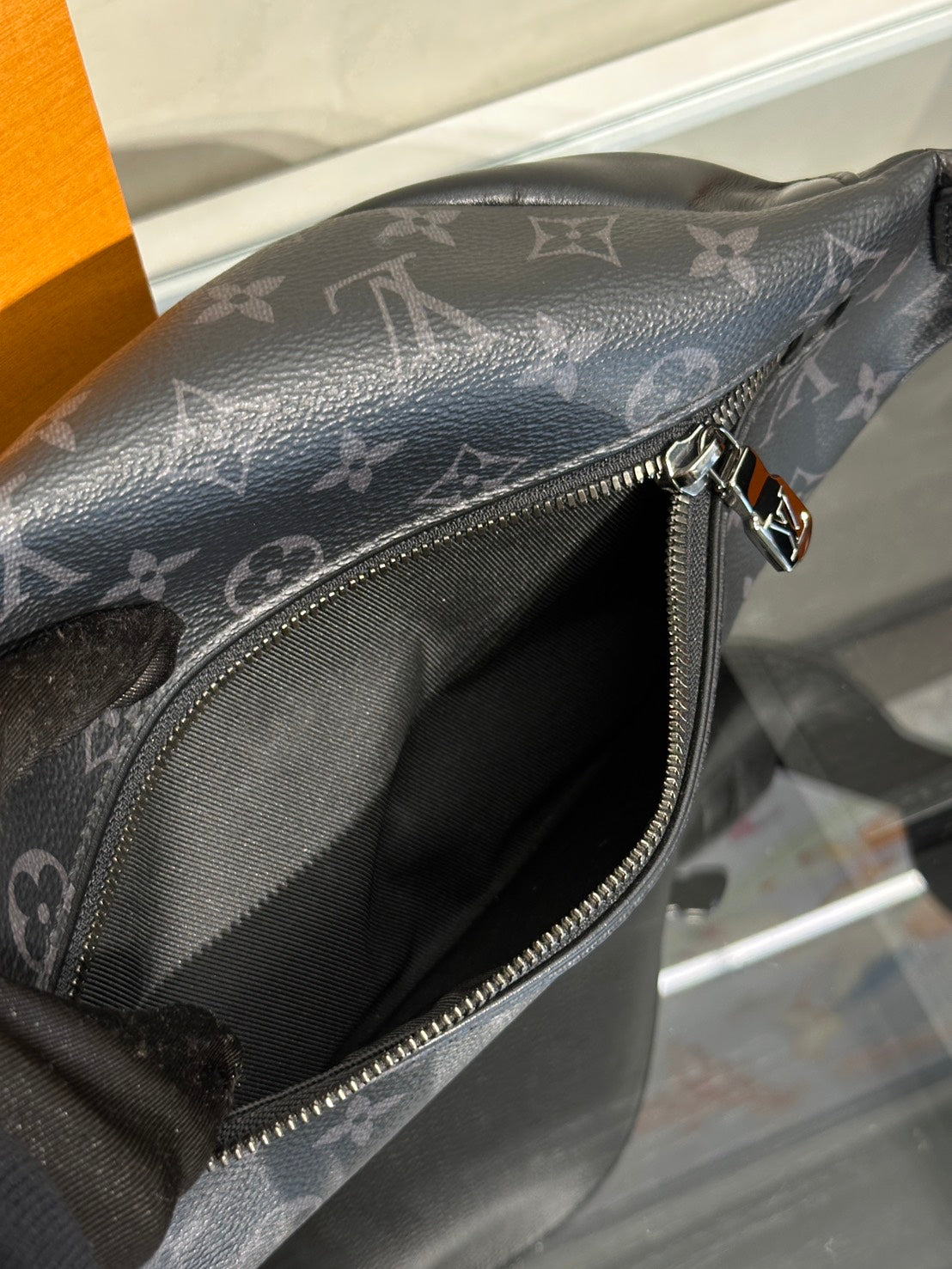 LOUIS VUITTON Discovery 腰包 - PM灰老花