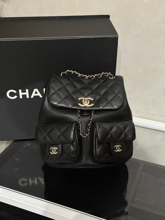 CHANEL Duma青蛙後背包 - 中號黑金