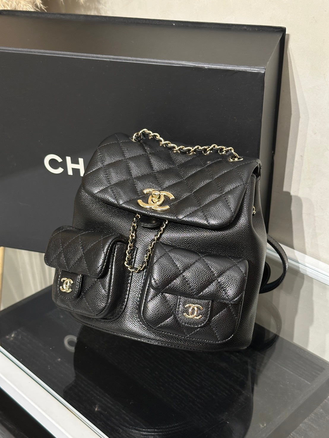 CHANEL Duma青蛙後背包 - 中號黑金