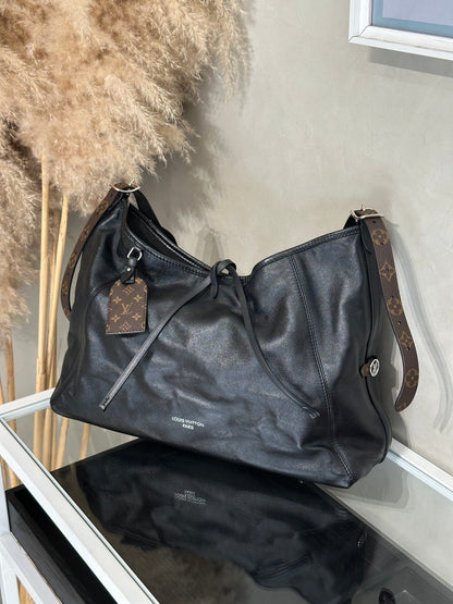 LOUIS VUITTON CarryAll Vibe - MM黑