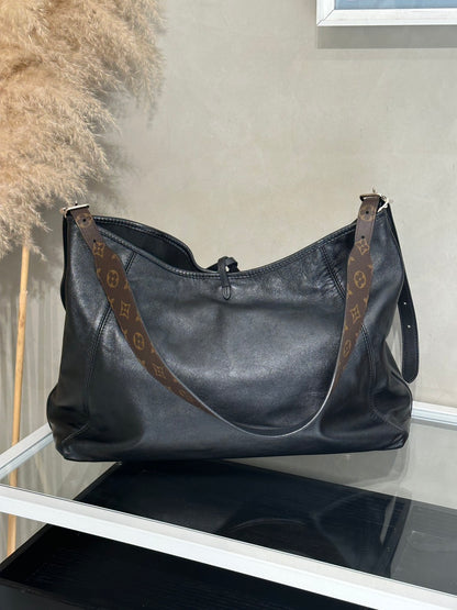 LOUIS VUITTON CarryAll Vibe - MM黑