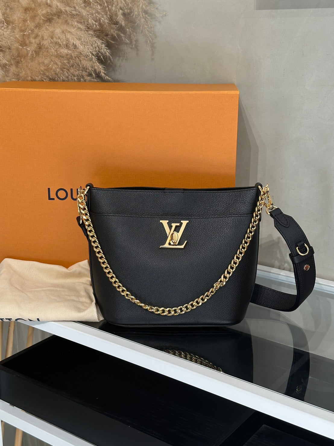 LOUIS VUITTON Lock and Walk - 黑