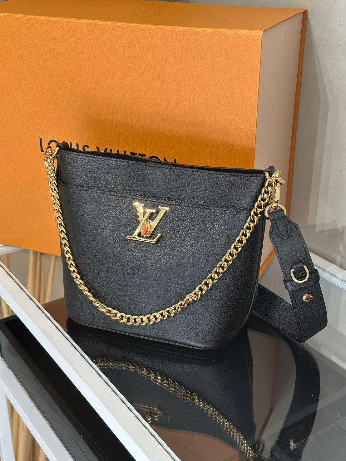 LOUIS VUITTON Lock and Walk - 黑