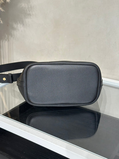 LOUIS VUITTON Lock and Walk - 黑