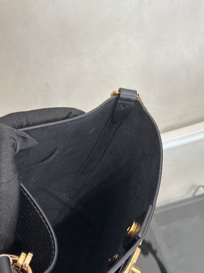 LOUIS VUITTON Lock and Walk - 黑