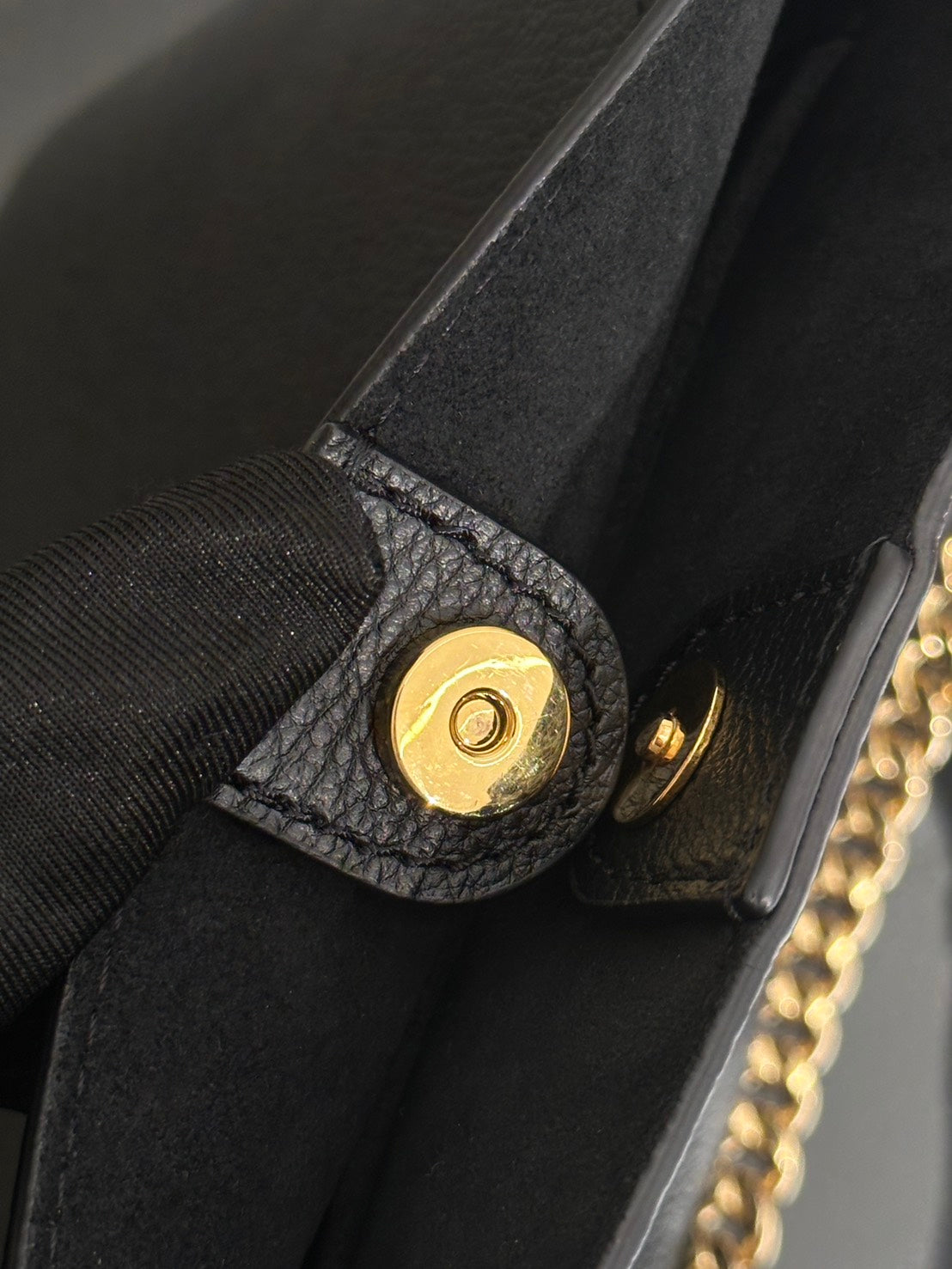 LOUIS VUITTON Lock and Walk - 黑