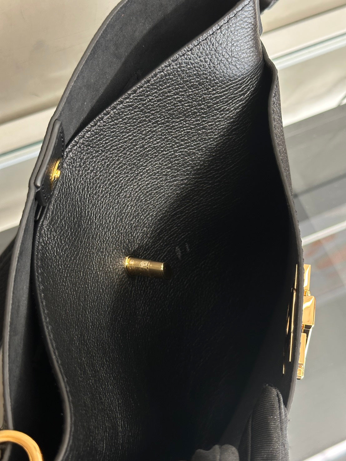 LOUIS VUITTON Lock and Walk - 黑