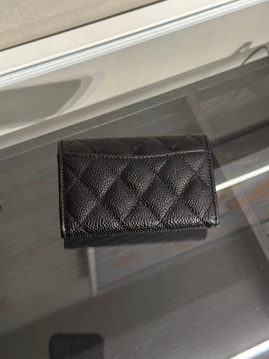 CHANEL 經典粒面牛皮口蓋卡包 - 黑金