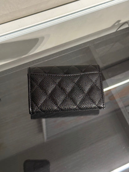 CHANEL 經典粒面牛皮口蓋卡包 - 黑金
