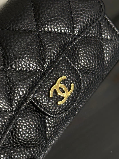 CHANEL 經典粒面牛皮口蓋卡包 - 黑金