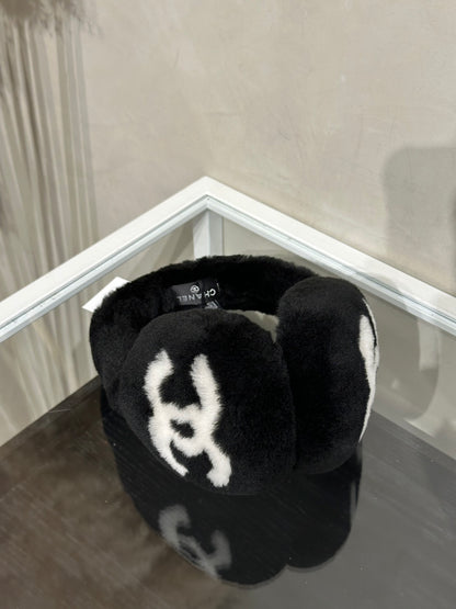CHANEL 雙C絨毛耳罩 - 黑