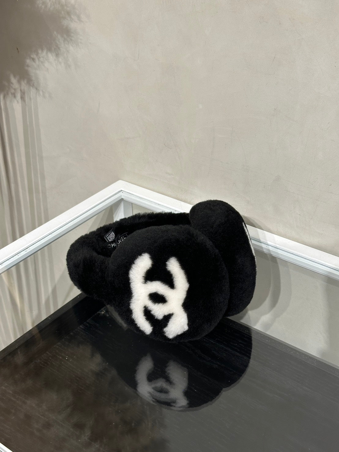 CHANEL 雙C絨毛耳罩 - 黑