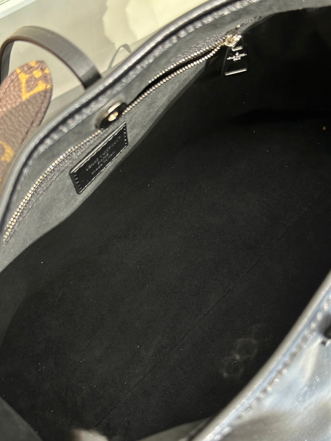 LOUIS VUITTON CarryAll Cargo Vibe - PM黑