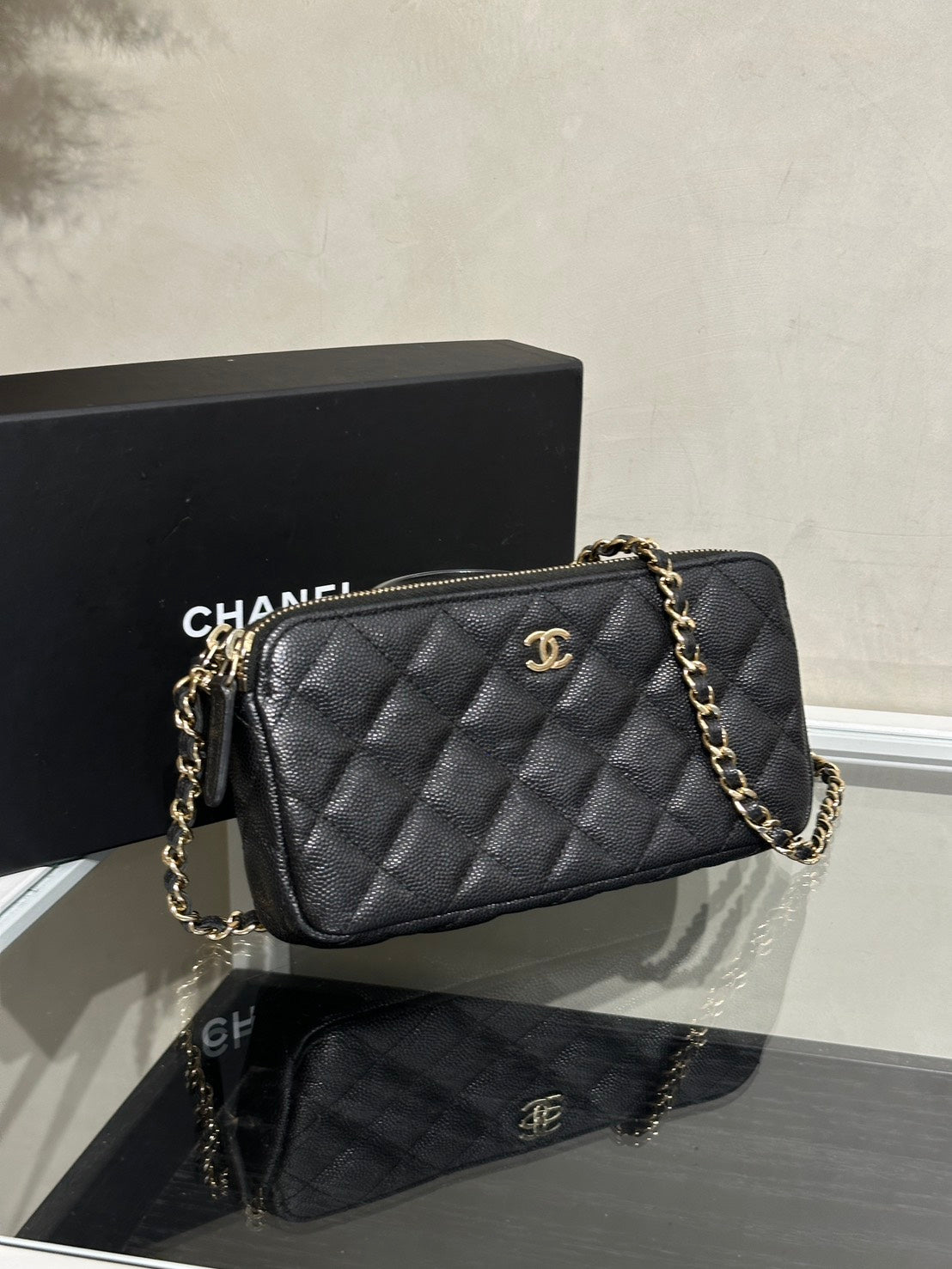 CHANEL 17B雙隔層鍊帶小包 - 黑金24開