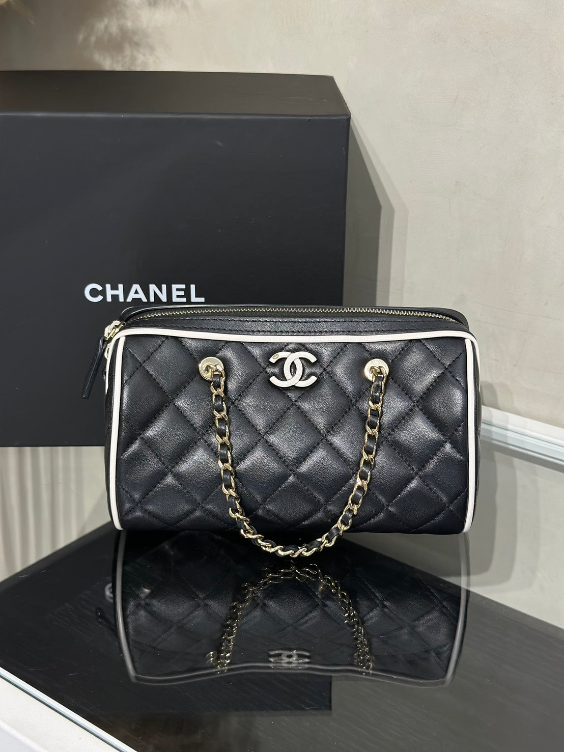 CHANEL 25P小羊皮保齡球包