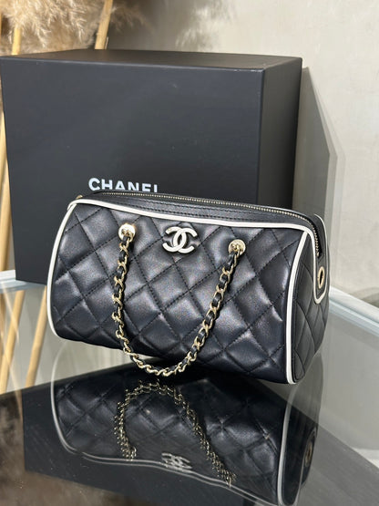 CHANEL 25P小羊皮保齡球包