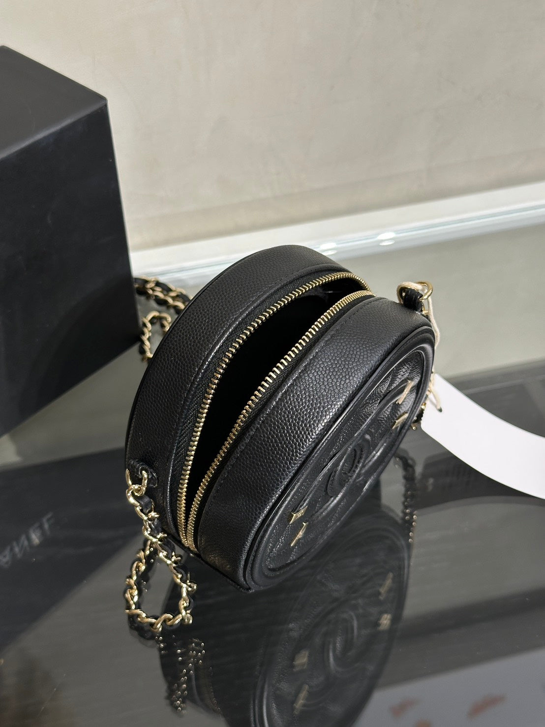 CHANEL 小圓餅鍊包 - 黑金30開