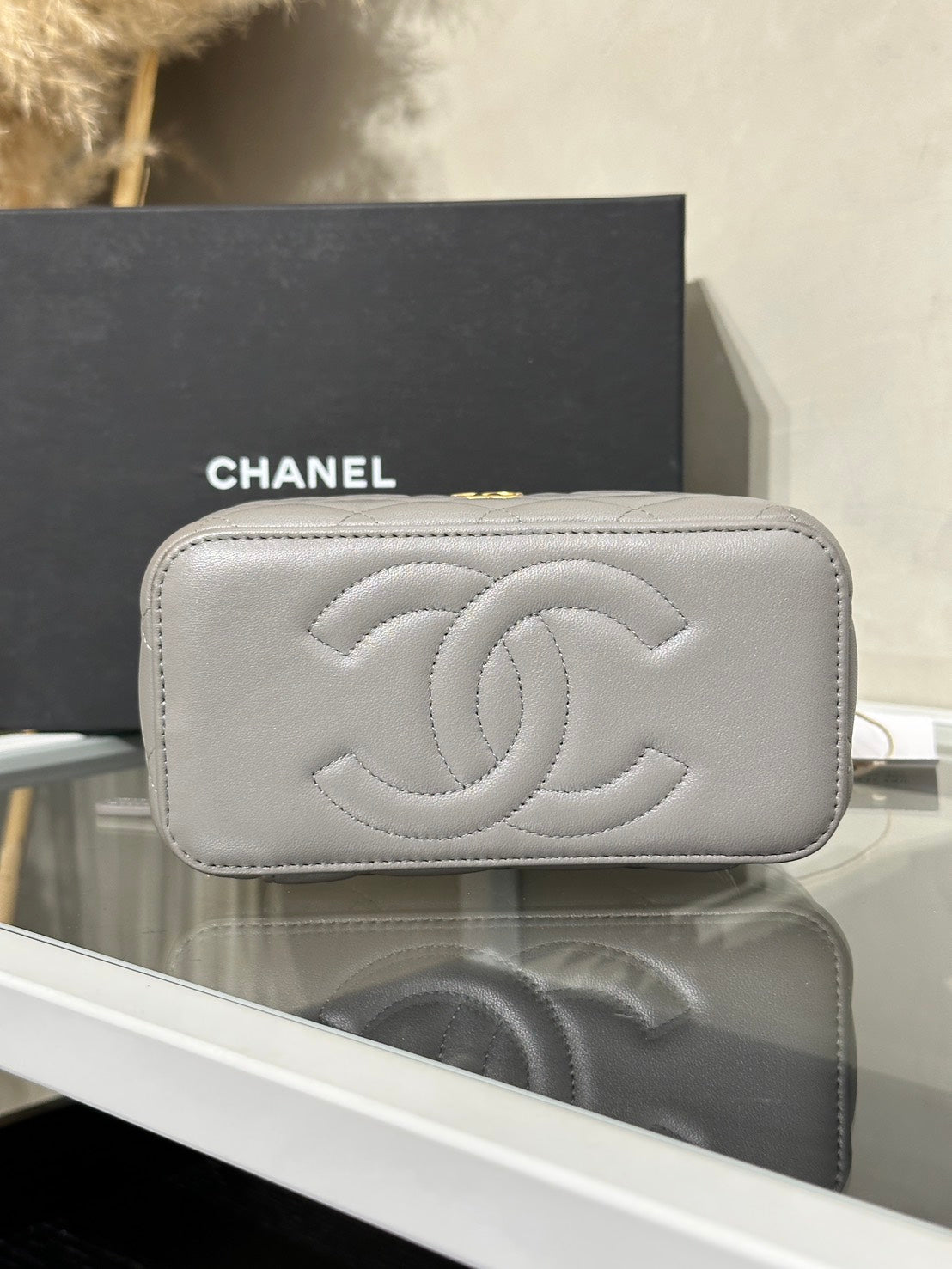CHANEL 22B手柄長盒子 - 灰金