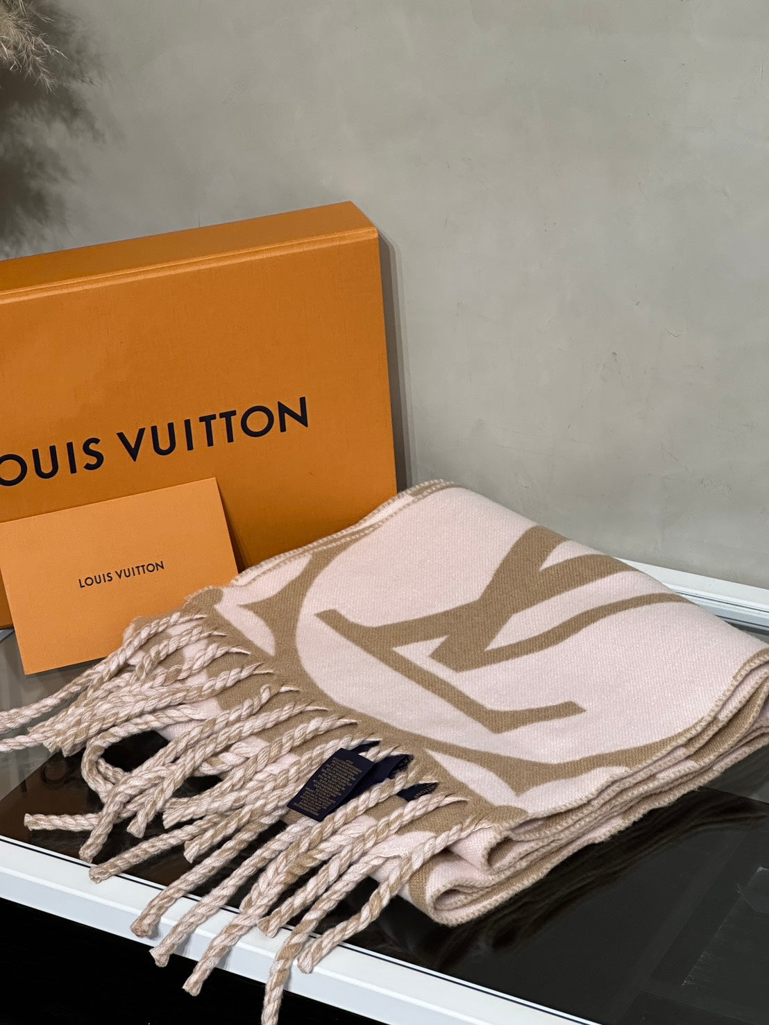 LOUIS VUITTON Medallion圍巾 - 玫瑰米黃