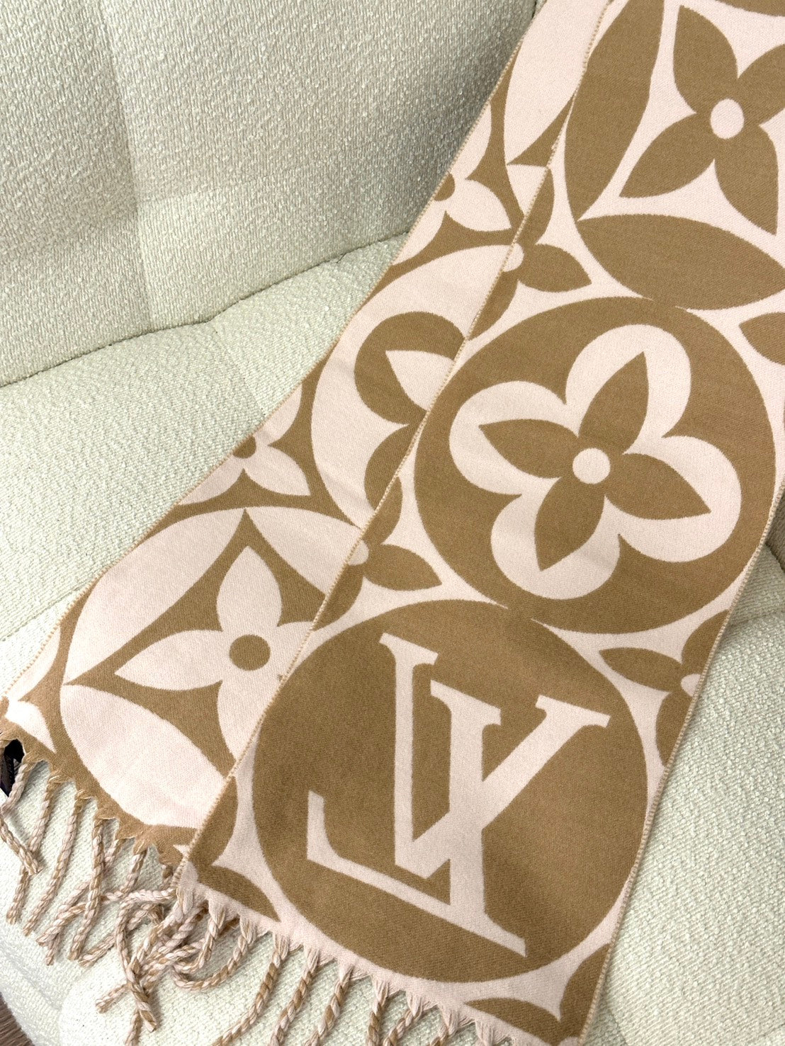 LOUIS VUITTON Medallion圍巾 - 玫瑰米黃