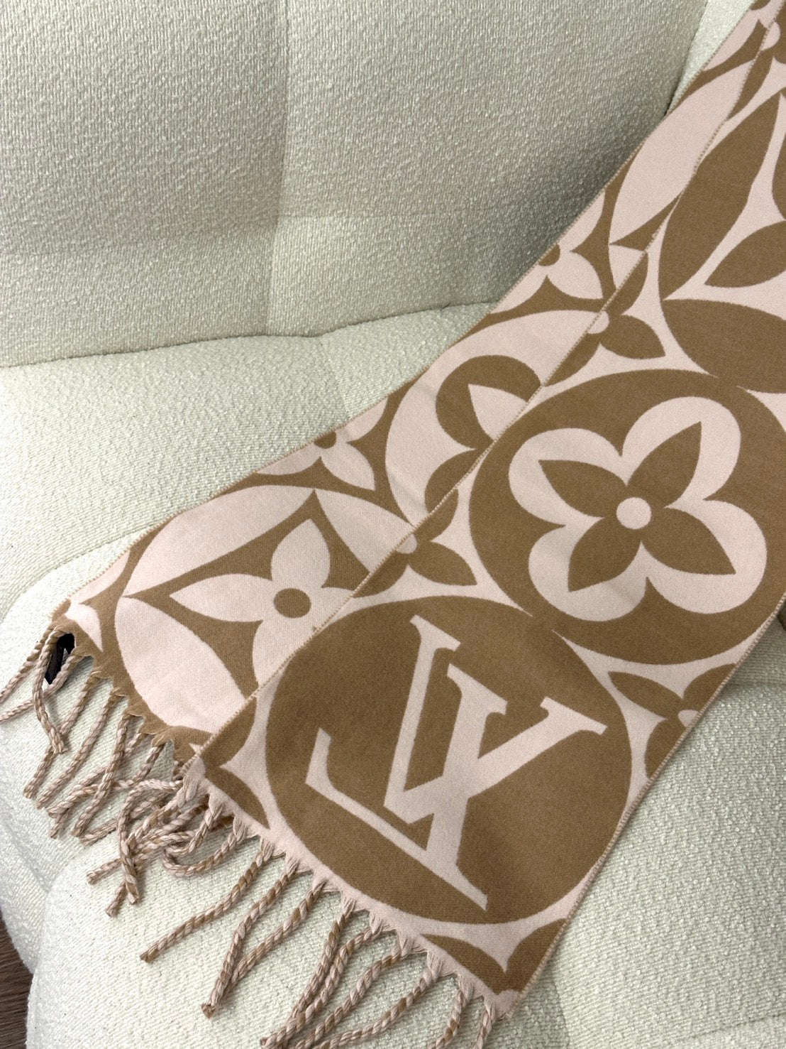 LOUIS VUITTON Medallion圍巾 - 玫瑰米黃