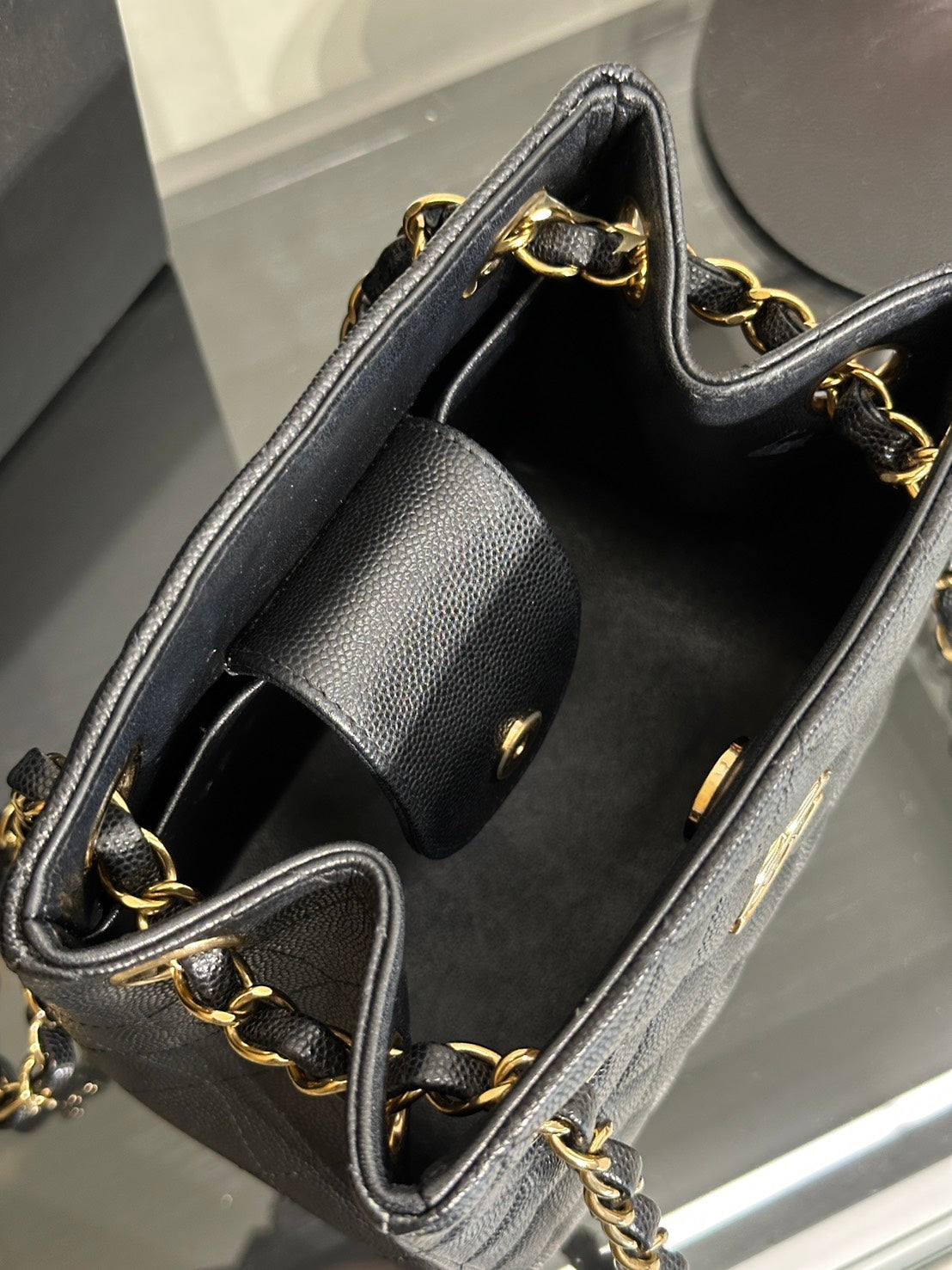 CHANEL Mini Tote粒面牛皮水桶包 - 黑金
